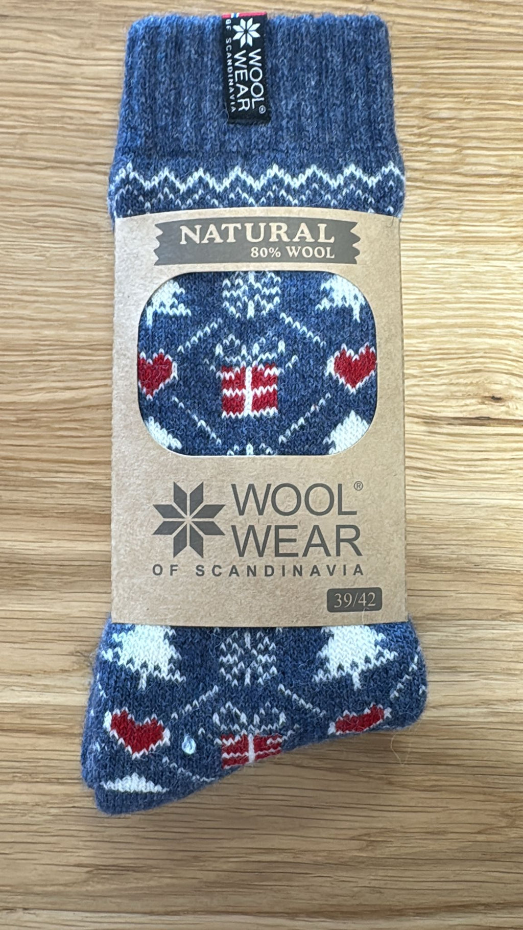 115 - Holiday Giftbox Hearts - Denim/Red/White 80%Wool