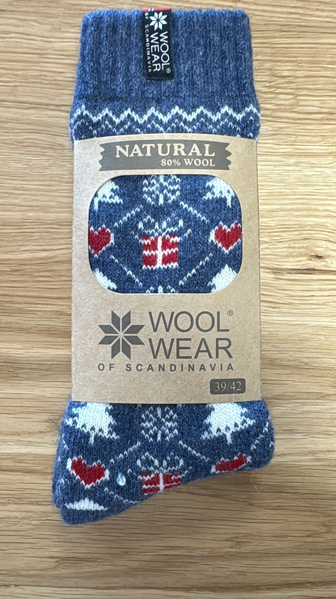 115 - Holiday Giftbox Hearts - Denim/Red/White 80%Wool