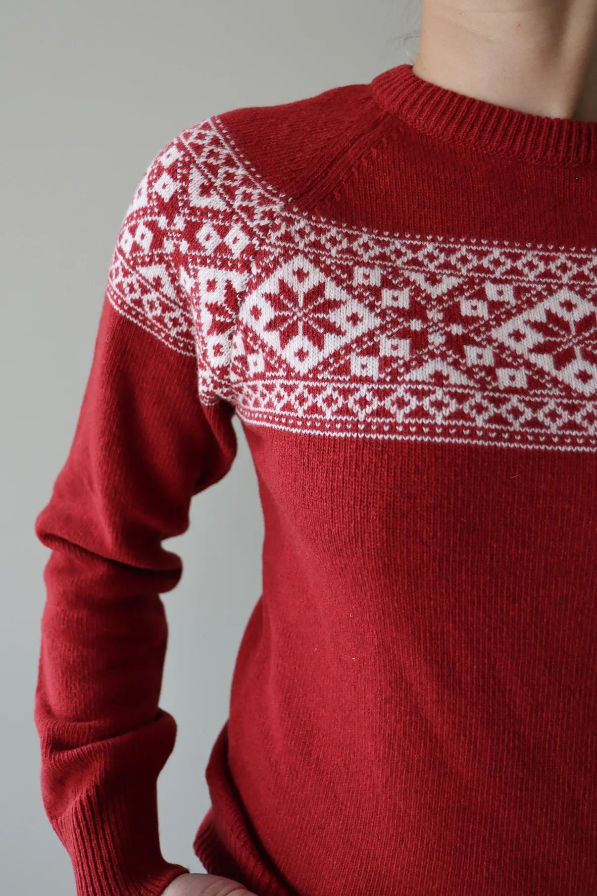 Emerald Harso Trui - Snowflake Pattern - Red, Grey, Light Blue